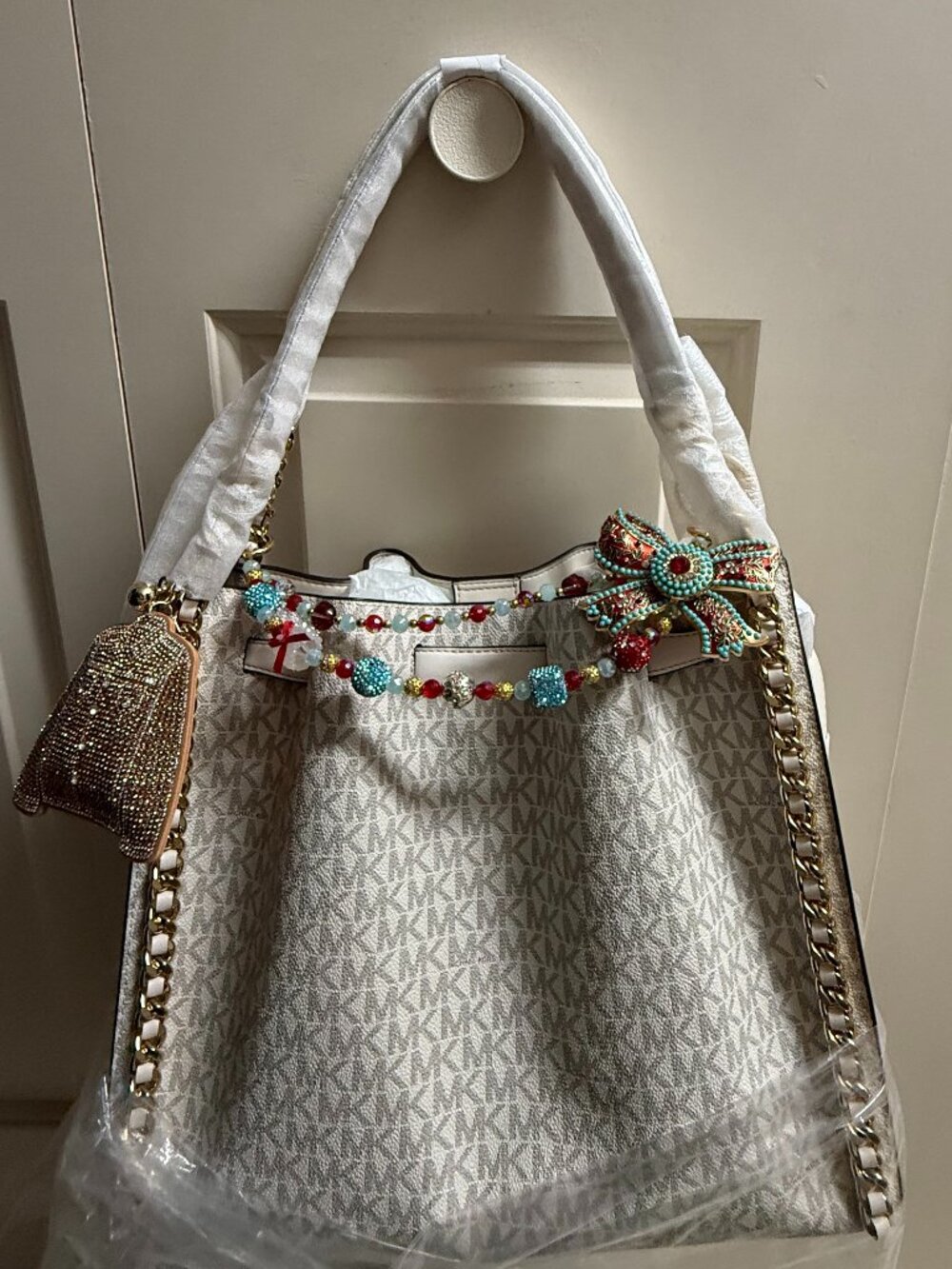 NEW Authentic Monogram KORS Mina Large Chain Shoulder Bag! Comes with Bag Charms
